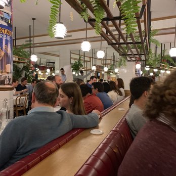 Bouillon Pigalle - Busy busy! - French Near Me - Paris, 75 Bouillon Pigalle - Busy busy! - French Near Me - Paris, 75