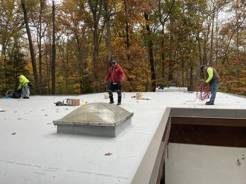 Slide of Argueta's Roofing Specialist