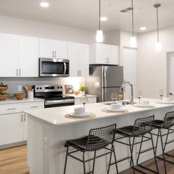 Meritum Sheely Farms Apartments - Kitchen