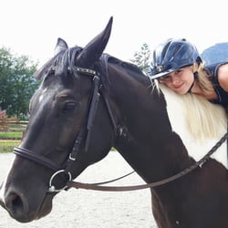 Miellie Meadows - Horse love