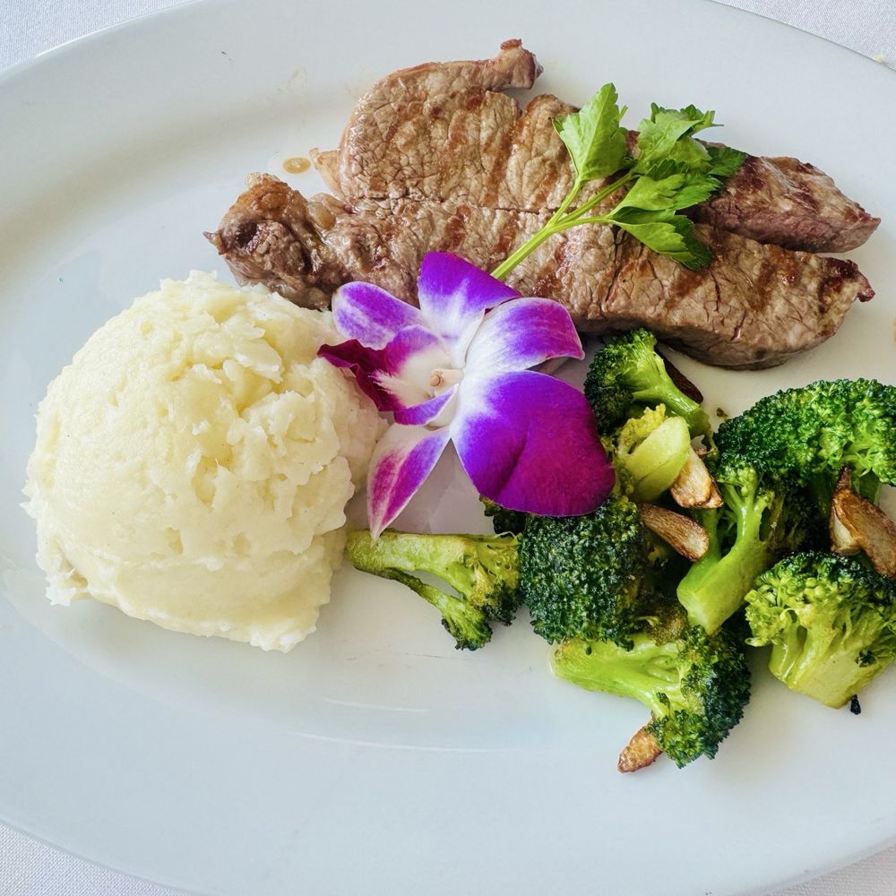 Empire Steak House - NY Strip with Mashed Potatoes and Broccoli - Steakhouses Near Me - Honolulu, Hawaii Empire Steak House - NY Strip with Mashed Potatoes and Broccoli - Steakhouses Near Me - Honolulu, Hawaii