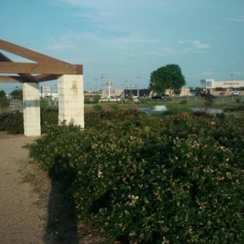Winston Patrick McGregor Park - Botanical Gardens Near Me - Cleburne, Texas