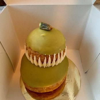 Ladurée - Macarons Near Me - Paris, 75