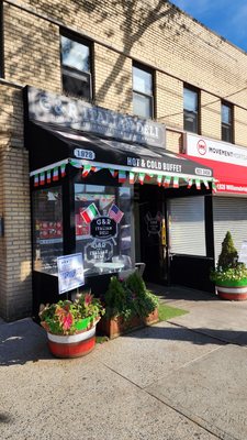 G & R Deli by null