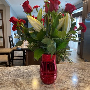 Flower Box - Florists Near Me - Minot, North Dakota