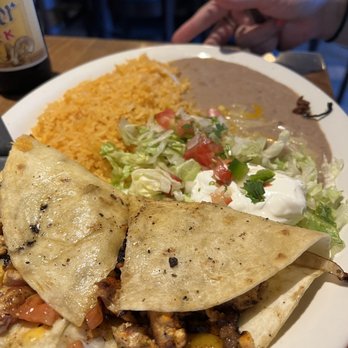 Los 3 Potrillos - Chicken quesadilla - Mexican Near Me - Conway, Arkansas