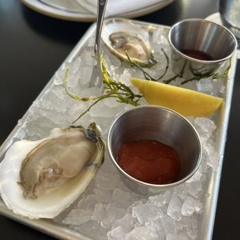 CRU - Raw Oysters - Seafood Near Me - Nantucket, Massachusetts