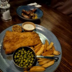 Fish and Chips Würstchen im Speckmantel