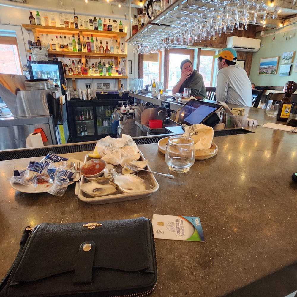 Freeport Oyster Bar - Seafood Near Me - Freeport, Maine