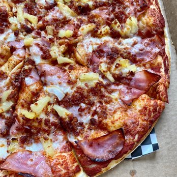 Upper Crust Pizzeria - Large Canadian bacon pineapple and bacon - Pizza Near Me - Gualala, California