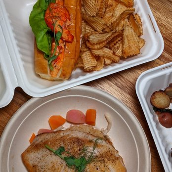 et al. - lobster roll & fish of the day, Opah (moonfish) - Breakfast & Brunch Near Me - Honolulu, Hawaii et al. - lobster roll & fish of the day, Opah (moonfish) - Breakfast & Brunch Near Me - Honolulu, Hawaii