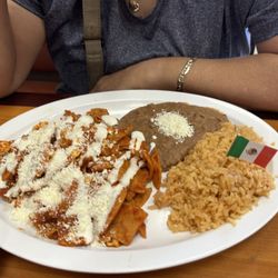 Las Comadres #2 - Chilaquiles Rojos