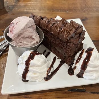 The Mule - Seasonal cake from la bagette & cherry ice cream - Bars Near Me - Oklahoma City, Oklahoma The Mule - Seasonal cake from la bagette & cherry ice cream - Bars Near Me - Oklahoma City, Oklahoma