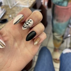 Happy Nails