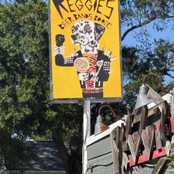 Reggie's 42nd Street Tavern