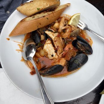 Boathouse at Hendry's Beach - Cioppino - Seafood Near Me - Santa Barbara, California Boathouse at Hendry's Beach - Cioppino - Seafood Near Me - Santa Barbara, California