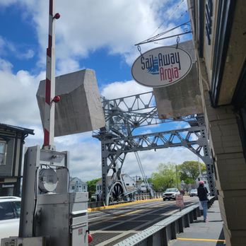 Mystic River Bascule Bridge - Landmarks & Historical Buildings Near Me - Mystic, Connecticut Mystic River Bascule Bridge - Landmarks & Historical Buildings Near Me - Mystic, Connecticut