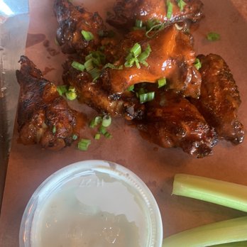 Badlands BBQ - Buffalo wings - Barbeque Near Me - Norco, California
