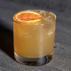 Rich & Pour Opulence Lounge - 1606