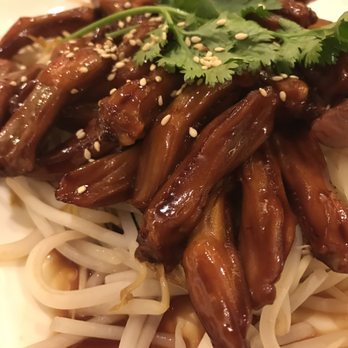 Bamboo Garden - Duck tongue. In soy sauce with bean sprouts. - Dim Sum Near Me - Brooklyn, New York Bamboo Garden - Duck tongue. In soy sauce with bean sprouts. - Dim Sum Near Me - Brooklyn, New York