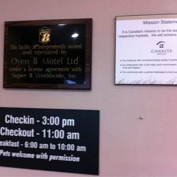 Super 8 Motel - Hotels Near Me - Oyen, Alberta