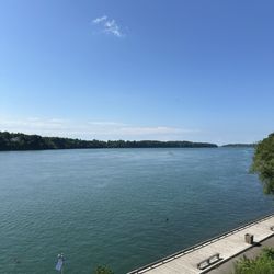 Niagara Outfitters - Niagara river