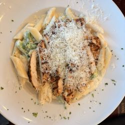 Giovannis Italian Restaurant & Pizeria
