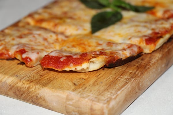 Luke's Bar & Grill by null