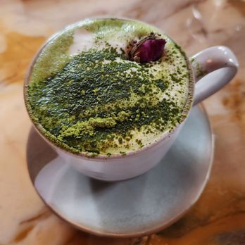 Café Maud - Strawberry matcha latte - Cafes Near Me - New York, New York Café Maud - Strawberry matcha latte - Cafes Near Me - New York, New York