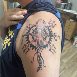 Forty Six & Two - Kraken, tattoo, tridents