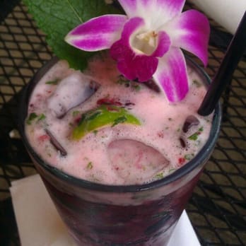 Saigon Saigon - berry mojito - Vietnamese Near Me - Arlington, Virginia