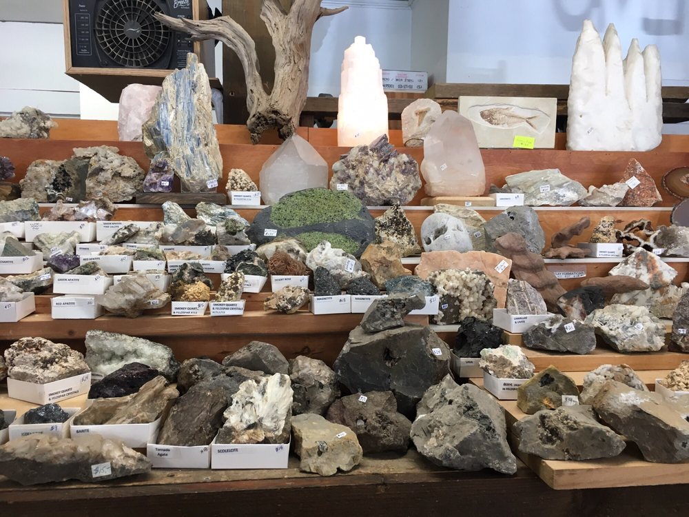 LUCKY 33 GEMSTONE FLUME MINE Updated October 2024 1353 Boston Post