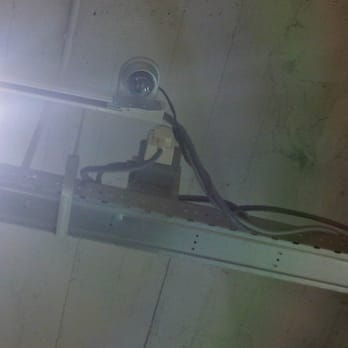H&M - Hangt daar nou een camera boven het pashokje? JA! 'Maar hij staat niet aan hoor' - Accessories Near Me - Amsterdam, New Hampshire H&M - Hangt daar nou een camera boven het pashokje? JA! 'Maar hij staat niet aan hoor' - Accessories Near Me - Amsterdam, New Hampshire