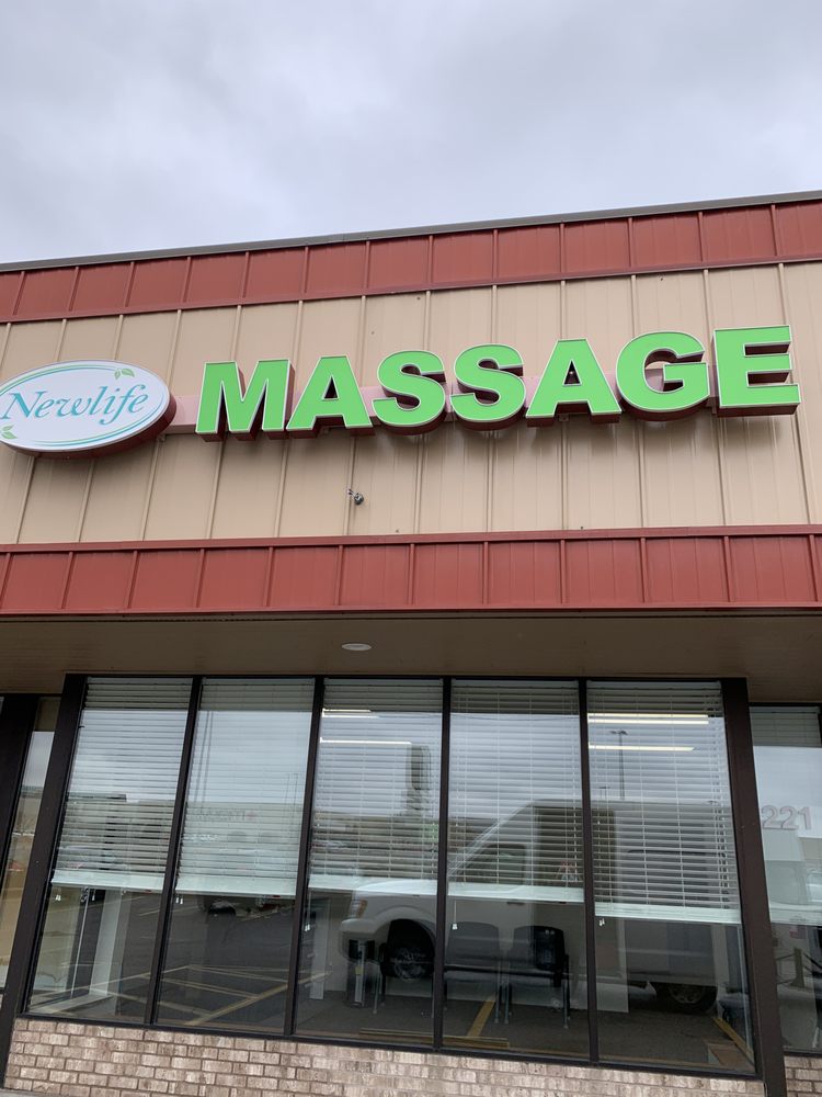 NEW LIFE MASSAGE Updated September 2024 17 Photos 221 3rd St NE