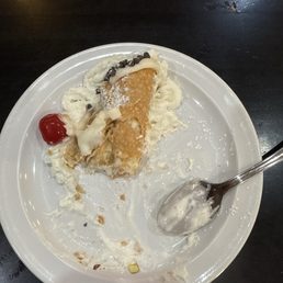 The cannoli is delicious The cannoli is delicious