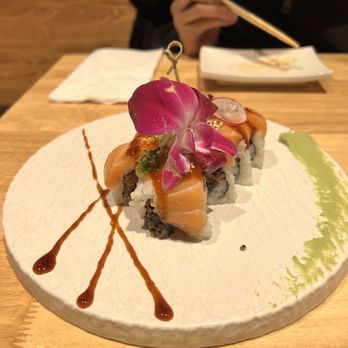 Zaoh Restaurant - Double salmon roll - Sushi Bars Near Me - San Francisco, California Zaoh Restaurant - Double salmon roll - Sushi Bars Near Me - San Francisco, California