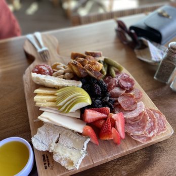 Monarch Ocean Pub - Gastropubs Near Me - Del Mar, California