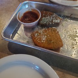 Fried Mozzarella wedges w/tomato sauce