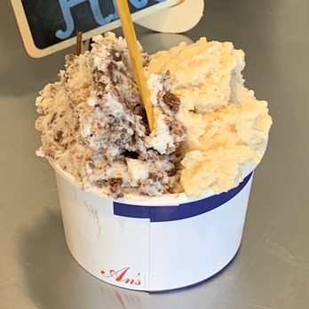 An's Hatmakers - Large Apple Pie and Cookies and Cream - Gelato Near Me - Del Mar, California