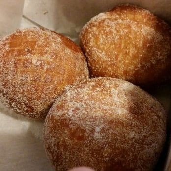 Leonard's Bakery - Late night snack, malasadas fresh out of the fryer. - Bakeries Near Me - Honolulu, Hawaii