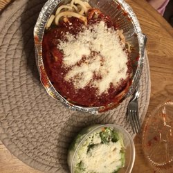 Florentine Legacy - Spaghetti with mushroom sauce and a side salad