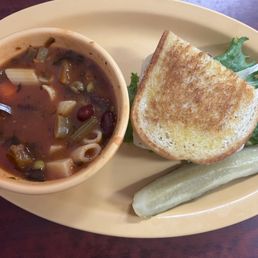 Minestrone soup, paired with 1/2 tuna amount sandwich. Minestrone soup, paired with 1/2 tuna amount sandwich.