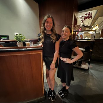 Kona Grill - Troy - Hostesses - Sushi Bars Near Me - Troy, Michigan Kona Grill - Troy - Hostesses - Sushi Bars Near Me - Troy, Michigan