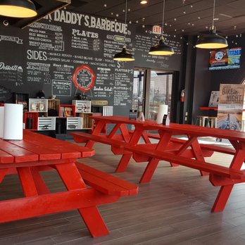 Hank Daddy's Barbecue - Lots of space - Southern Near Me - Vaughan, Ontario