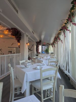 Nisi Estiatorio by null