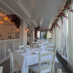 Nisi Estiatorio - Inside
