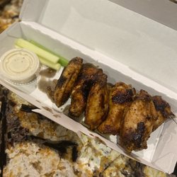 Traveling Tomato - Wood fired wings