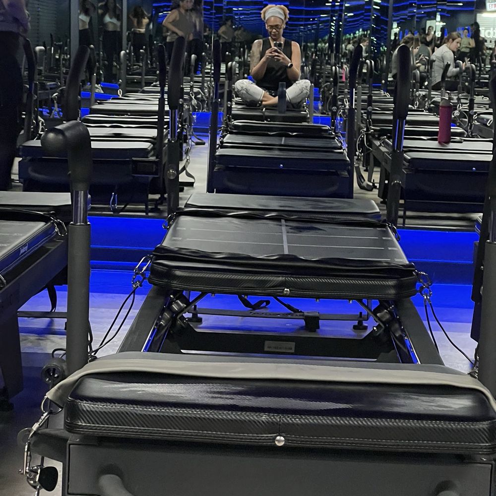 Solidcore - Pilates Near Me - Chicago, Illinois Solidcore - Pilates Near Me - Chicago, Illinois