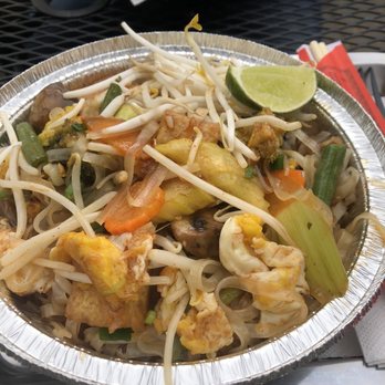 Lucky Noodles - OMG Pad Thai Lunch - Thai Near Me - Denver, Colorado Lucky Noodles - OMG Pad Thai Lunch - Thai Near Me - Denver, Colorado