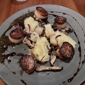Brix - Scallops with mushrooms - New American Near Me - Napa, California Brix - Scallops with mushrooms - New American Near Me - Napa, California